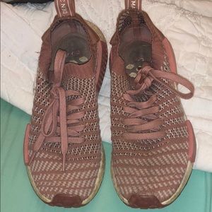 Adidas boost tennis shoes